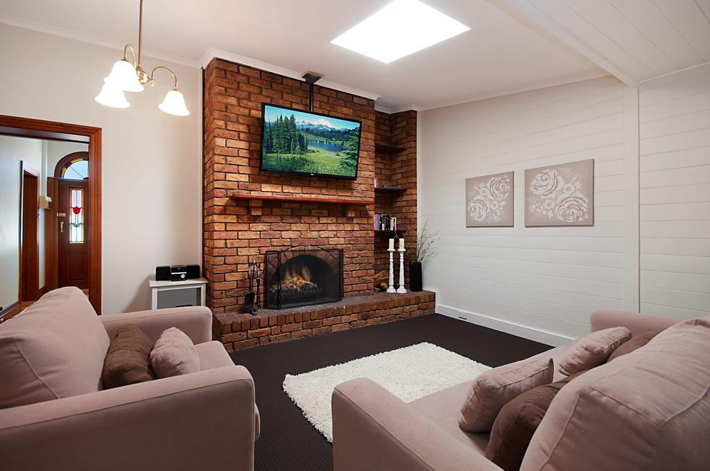 Historic Central Cottage In Warrnambool Chambre photo